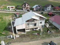 Casa cu 4 camere, 105 mp utili, cu garaj si 500 mp teren, zo