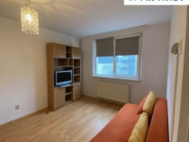 Apartament 2 camere, etaj 3, central, 300 Eur/lunar.