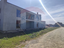 Casă cu mansarda de vanzare Osorhei, 8 km de Oradea