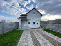 Casa de vanzare, cu 3 camere, 106 mp +2800 mp teren, zona B