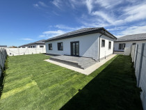 Casă singulară 4 camere,si curte liberă de 380 mp Bragadiru
