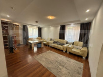 Casa de vanzare cu 5 camere, 200 mp, zona Micro 3