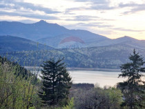 Teren cu vedere la Muntele Ceahlau