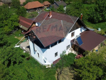 Casă de vânzare în Dănești