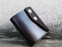 Portofel hand-made executat manual