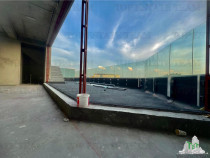 Spatiu comercial de inchiriat / 600 mp utili parcare in