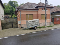 Casă frumoasă - zonă liniștită