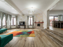 Casa spațioasă cu 6 camere și teren generos, l&acirc;ngă păd