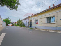 Spațiu ultracentral 171 mp, 3 intrări, fezabil clinică...