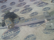 Macara geam dreapta fata Dacia Duster