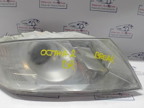 Far dreapta cu lupa Skoda Octavia 2