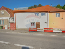 CORP DE CASA INSORIT PIATA UNIRII |3 CAMERE| TERASA CU PR...