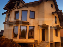 Casă de vanzare, cu 6 camere, 163 mp, zona Cetate