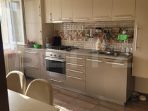 Apartament 52 mp, renovat, balcon, zonă verde și liniștit