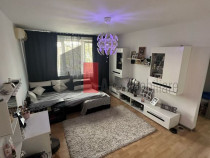 Apartament cu 3 camere în Zona 1Decembrie