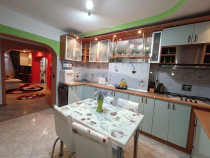 Apartament cu 4 camere de vânzare