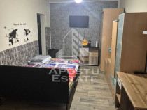 Garsonira de inchiriat zona UMT,
