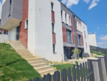Casa de vanzare, cu 5 camere, 200 mp utili, 245 mp de teren,