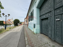 Ap. 2 camere + pivniță boltită, str. Nicolae Iorga