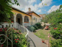 Casă cu 4 camere de închiriat în zona Ultracentrală