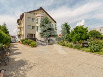 Casa cu teren de 3000 mp - ponton la lac - piscina si casa d