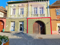 Apartament spațios cu 4 camere, zonă centrală – Sigh...