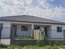Duplex 4 camere - langa asfalt - personalizare interioara