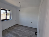 Casă în Valu lui Traian – 2 dormitoare + living + terasă