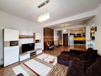 Duplex aproape de lac