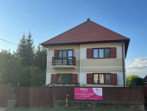 Casă de vânzare în Covasna - complet renovată, mobila...