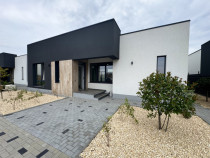 Casa perfectă: individuală, 4 camere, curte, finisaje prem