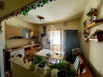 Apartament 2 camere, etaj 2,centrala proprie,boxa,zona Ar...