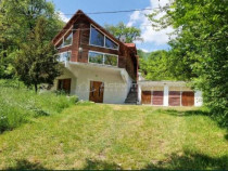 Vila 6 camere ,Teren-1618 mp - Predelut - Bran