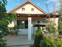 Casă modernă, construită în 2022, de vânzare în Gal...