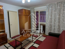 Apartament cu 3 camere, etaj intermediar, zona Sagului