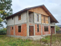 Casă Suseni-Cersani construcție solidă, teren 578 mp