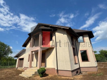 Casa la rosu in Peris