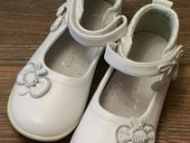 Încălțăminte fetițe.