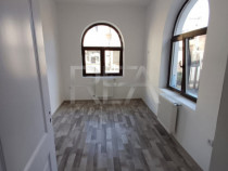 Casă tip vilă 4 camere Ștefan cel Mare – renovată comp