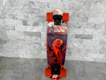 Cruiser Skateboard cu design Octopus – stare excelentă!