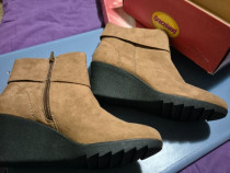 Ghete dama, Graceland, piele intoarsa imblanita, 42, noi