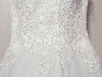 Rochie mireasa in stare foarte njna