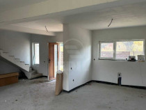 Casa individuala, semifinisata, Lona