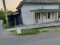 Casa si spatiu comercial in Singureni, Giurgiu