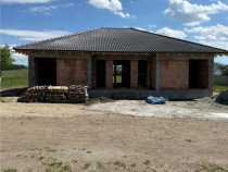 Casa la 15 minute de Brasov, DJ 112A, la rosu sau finalizata