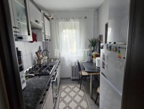 DE VANZARE-APARTAMENT 2 CAMERE-DACIA ZIMBRU