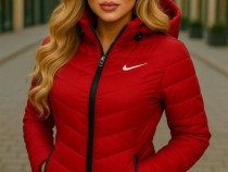 Ieftin! Geaca fete Nike.