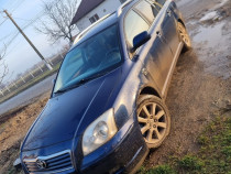 Vând Toyota Avensis