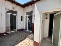 Proprietate 2 corpuri situată in zona Tomis I