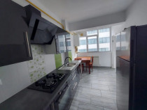 Apartament Cu 2 Camere Decomandate Zona George Enescu
